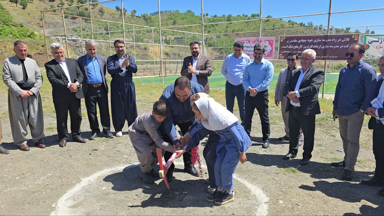 کلنگ‌زنی مدرسه دوکلاسه در روستای کولسه علیا از توابع بخش ربط با پیگیری‌های مستمر ریباز میرزایی سرپرست فرمانداری شهرستان سردشت انجام شد.