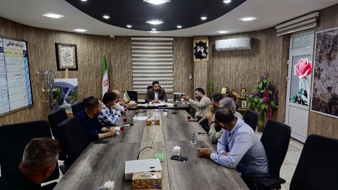 برگزاری نشست تخصصی برای طراحی پارک خطی رزی جولا و بررسی پروژههای عمرانی سردشت