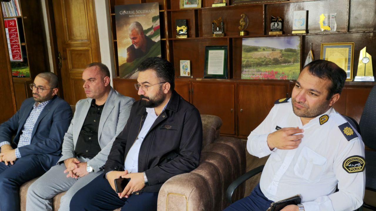 برگزاری جلسه بررسی نواقص جاده‌های جایگزین سد سردشت به ریاست ریباز میرزایی سرپرست فرمانداری شهرستان سردشت