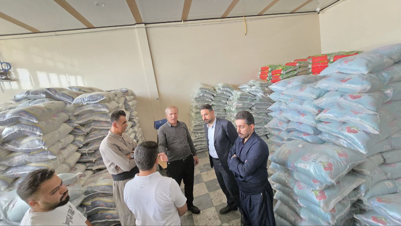 فرماندار سردشت از انبارهای مواد غذایی بازدید کرد/ تأکید بر وجود ذخایر کافی در شهرستان