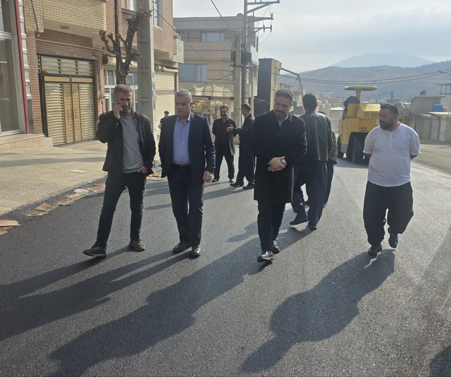 بازدید فرماندار سردشت از پروژه آسفالت معابر محلات و مسیر مدرسه استثنایی