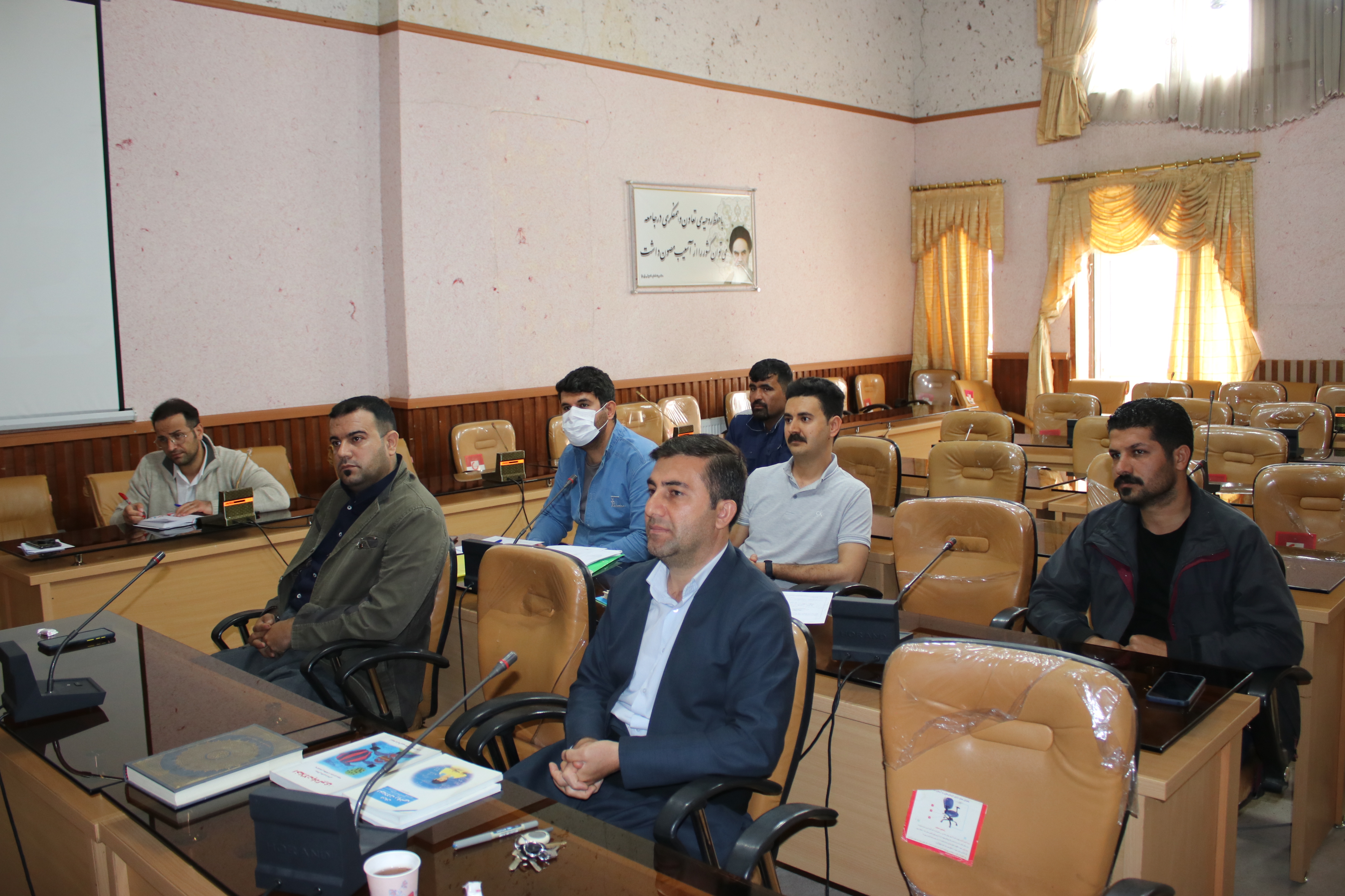 کمیته راهبری سرمایه گذاری با بررسی و پیگیری 7 طرح جدید تولیدی، صنعتی و خدماتی در فرمانداری سردشت تشکیل جلسه داد