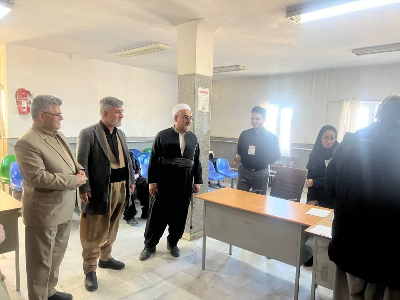 بازدید فرماندار شهرستان سردشت از شعبات اخذ رای درسردشت