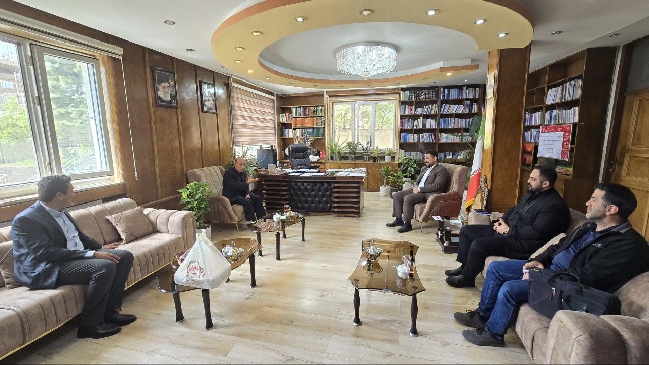 سرپرست فرمانداری سردشت با مدیرکل مخابرات آذربایجانغربی دیدار و گفتوگو کرد.
