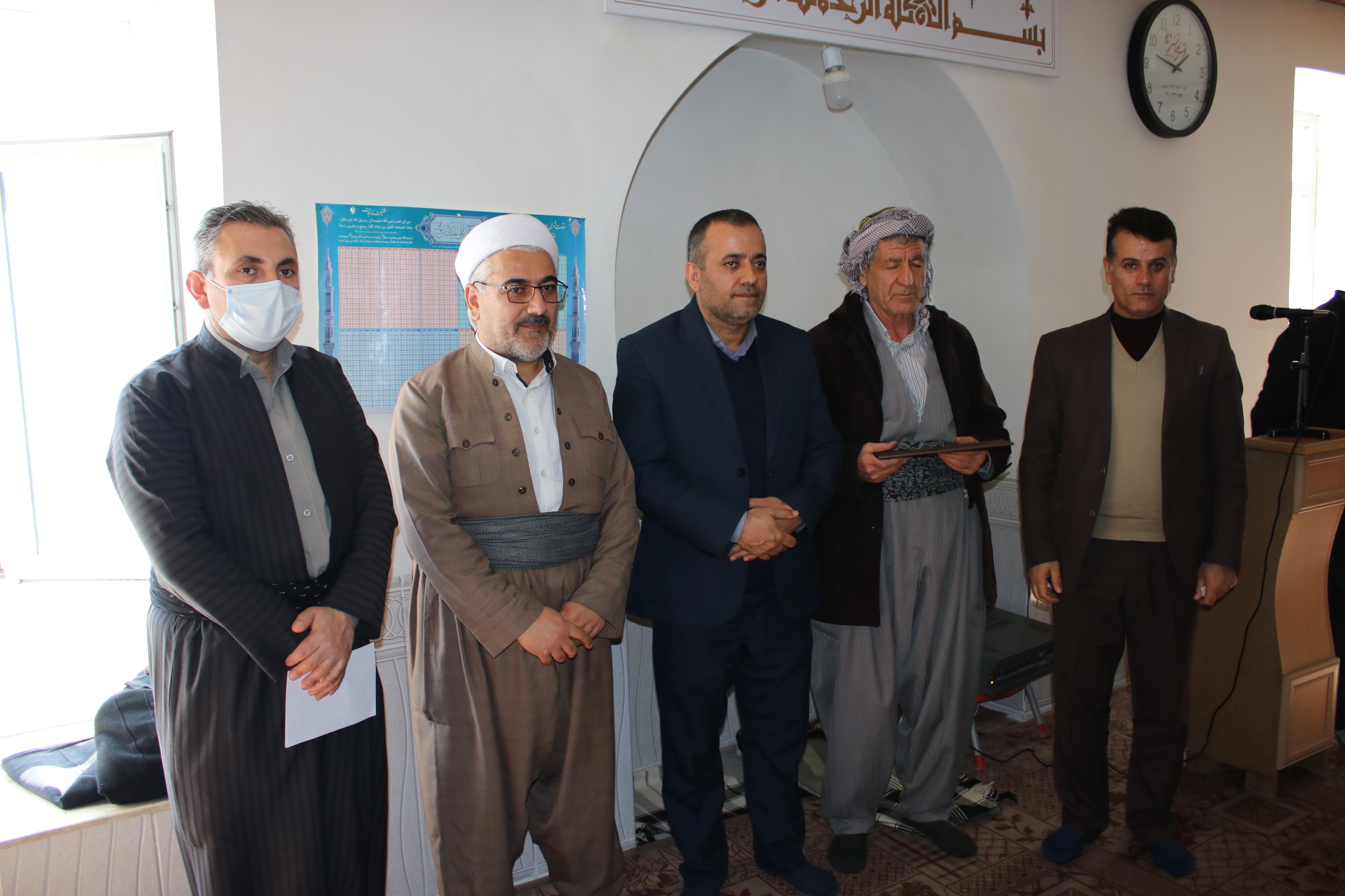 حضور مسئولان شهرستان سردشت برسر مزار شهید کامران علیاری در روستای بانو