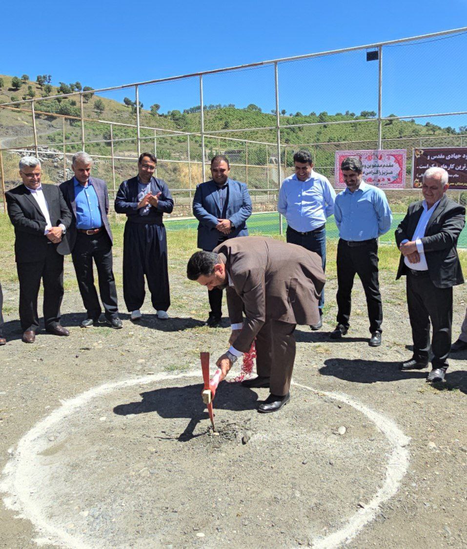 کلنگ‌زنی مدرسه دوکلاسه در روستای کولسه علیا از توابع بخش ربط با پیگیری‌های مستمر ریباز میرزایی سرپرست فرمانداری شهرستان سردشت انجام شد.