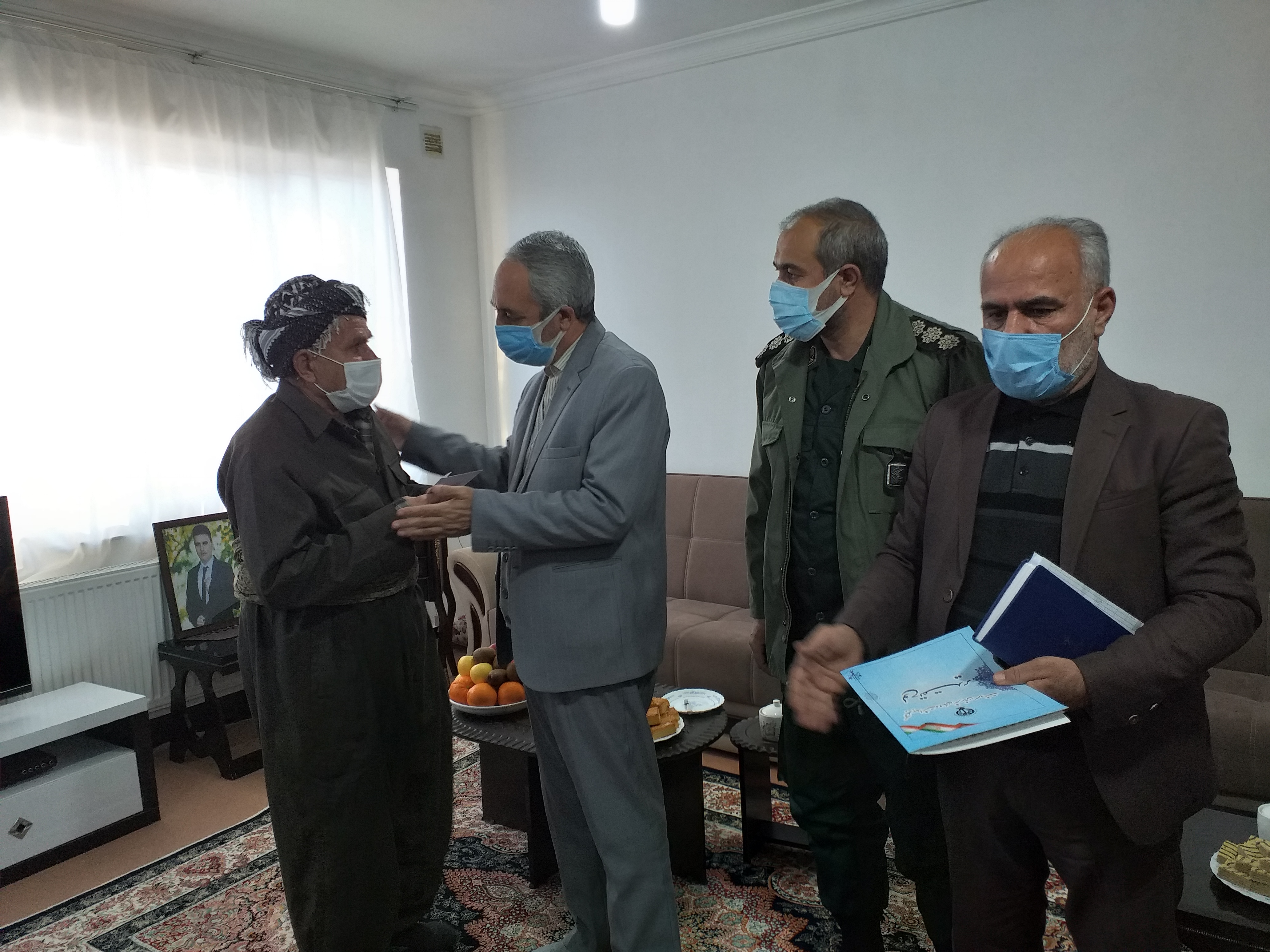 ️دیدار با خانواده# اولین شهید مدافع سلامت شهرستان سردشت: