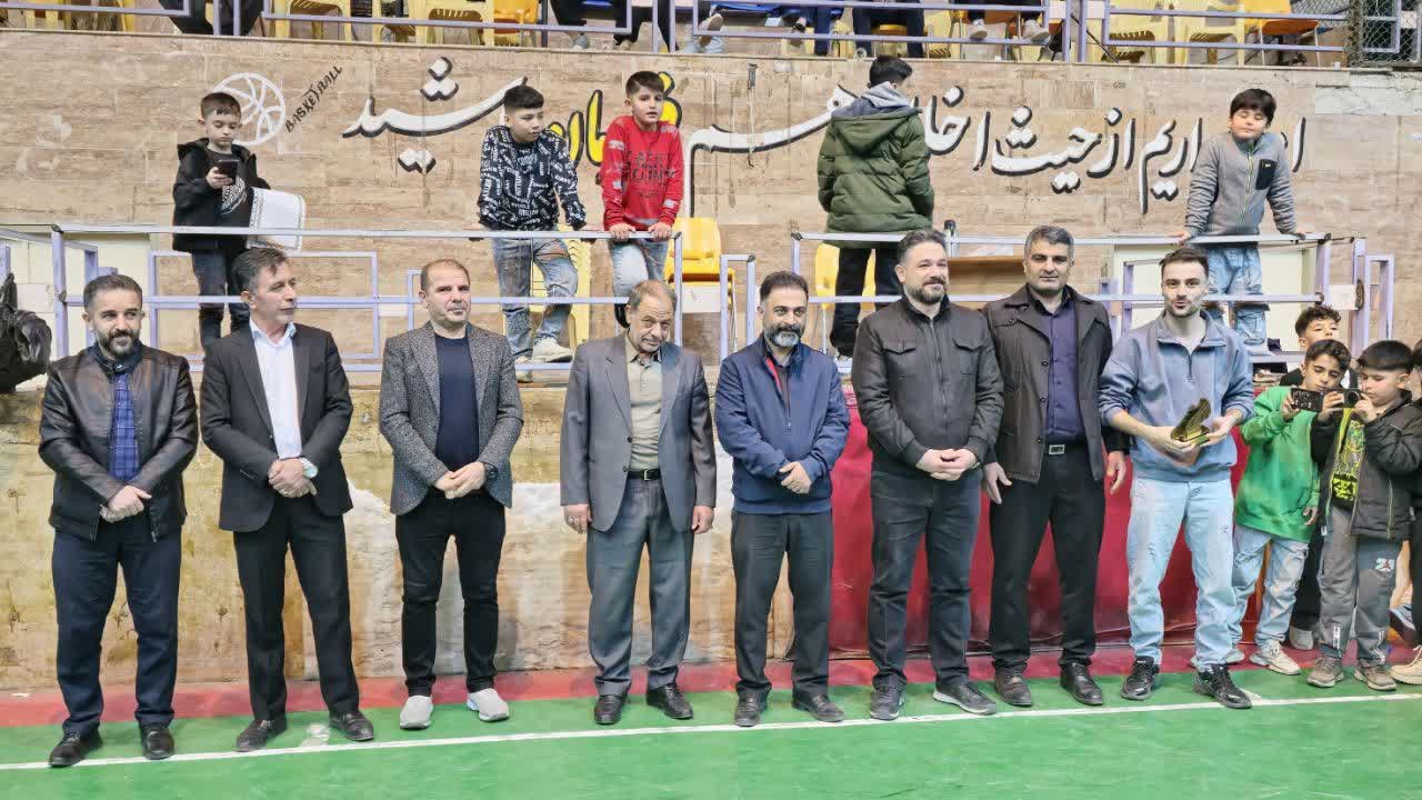 رقابت هیجان‌انگیز در فینال مسابقات فوتسال جام ماه مبارک رمضان سردشت؛