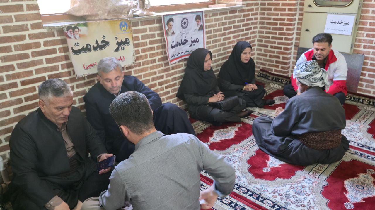 برپایی میز خدمت در نماز جمعه سردشت به مناسبت سالروز آزادسازی خرمشهر
