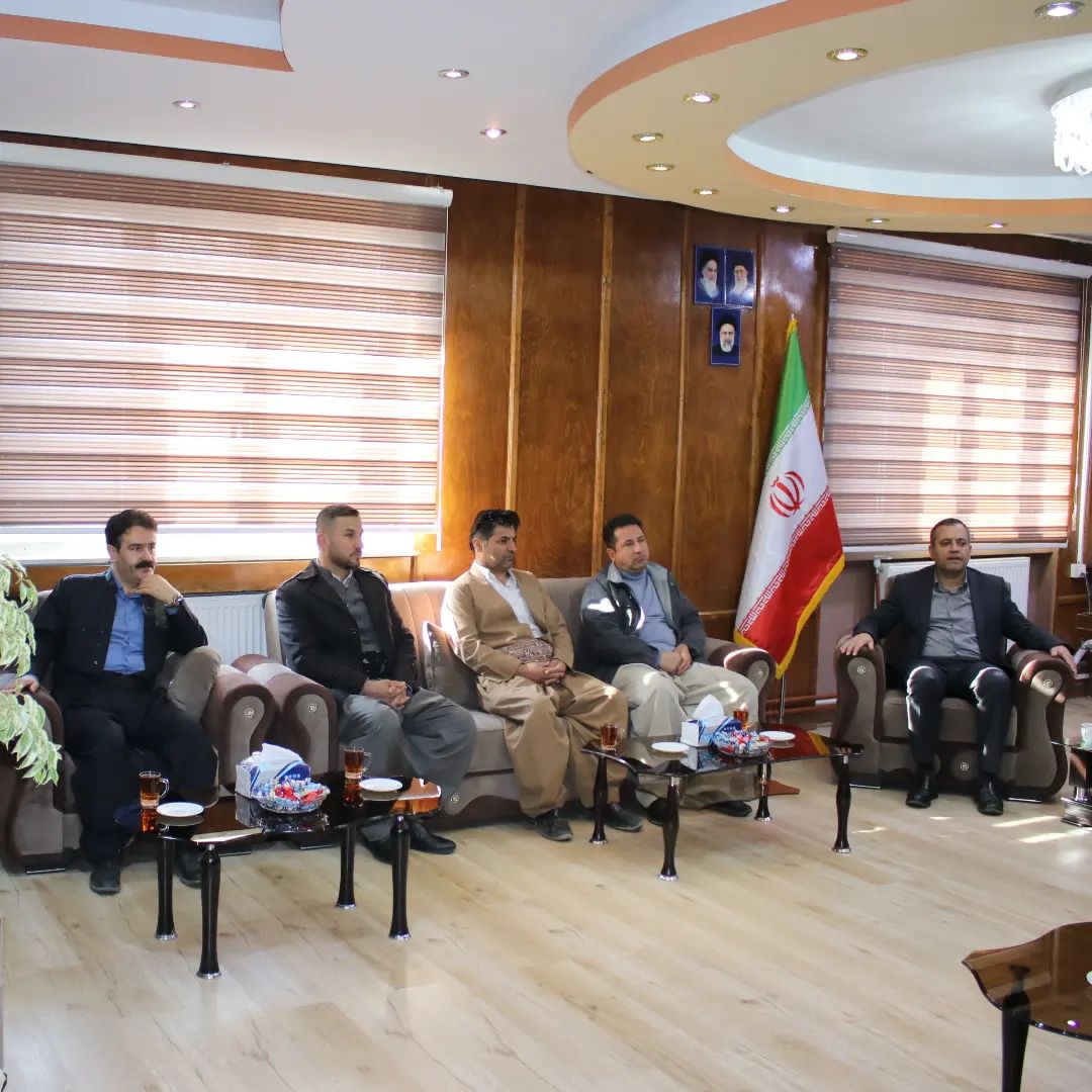 دیدار فرماندار شهرستان سردشت با شورای های اسلامی بخش مرکزی، وزینه و ربط