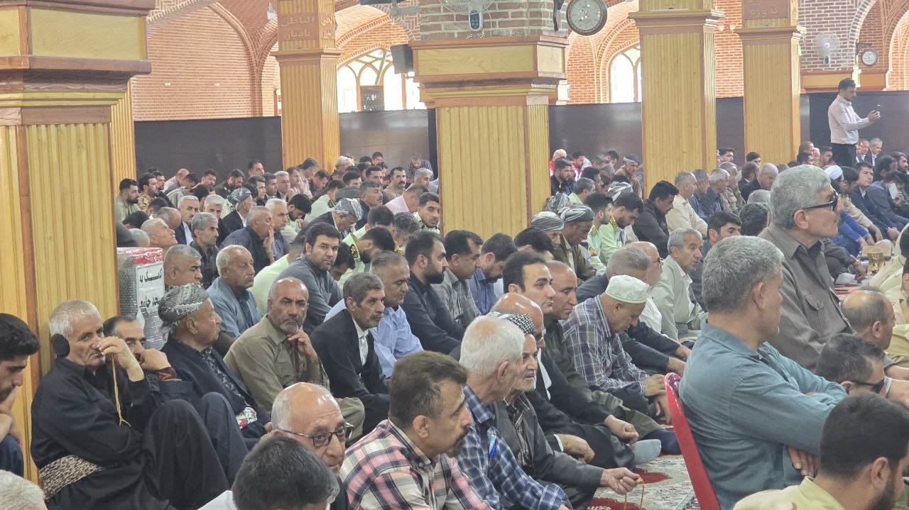 مراسم باشکوه بزرگداشت شهدای خدمت در مسجد جامع سردشت برگزار شد