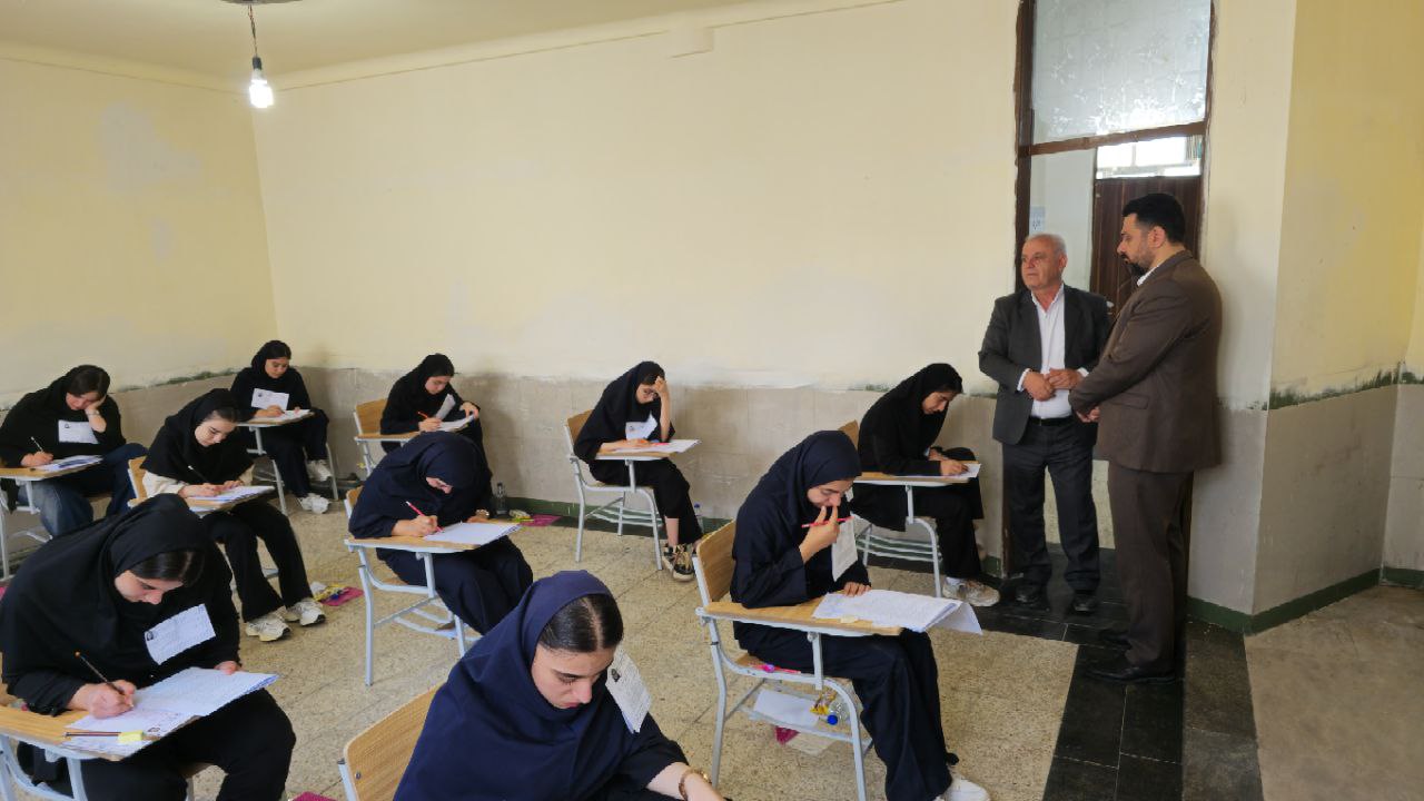 بررسی میدانی فرآیند برگزاری آزمون سراسری؛ حضور سرپرست فرمانداری شهرستان سردشت در حوزههای امتحانی کنکور 1404