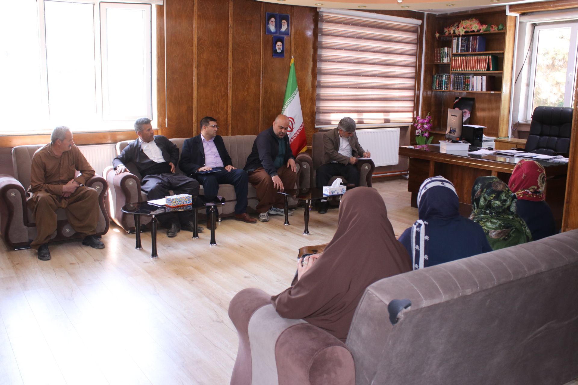 دیدار چهره به چهره سرپرست فرمانداری شهرستان سردشت و پاسخگویی به درخواست های مردمی