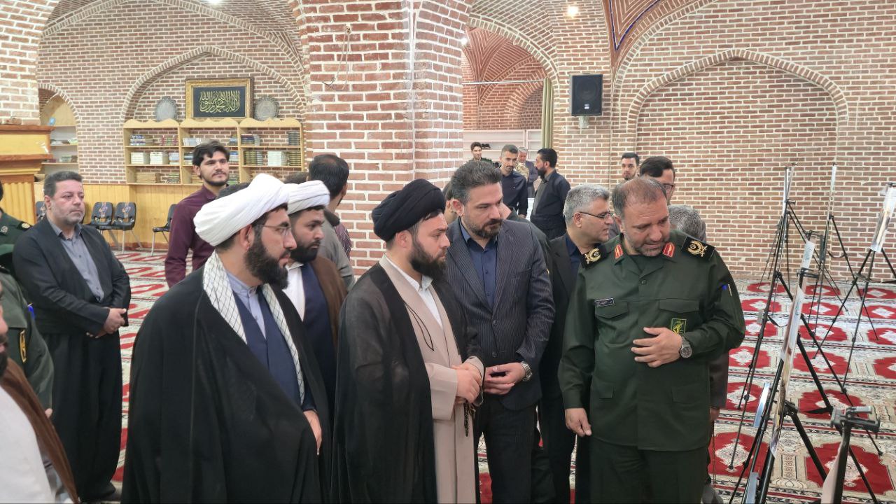 مراسم باشکوه بزرگداشت شهدای خدمت در مسجد جامع سردشت برگزار شد