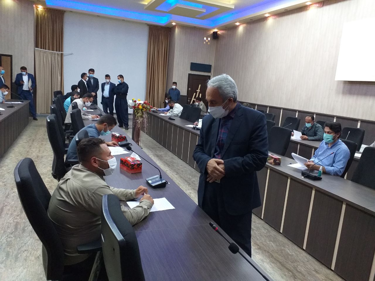 بازدید فرماندار شهرستان سردشت از آزمون تبدیل وضعیت نیروهای شرکتی شهرداری سردشت