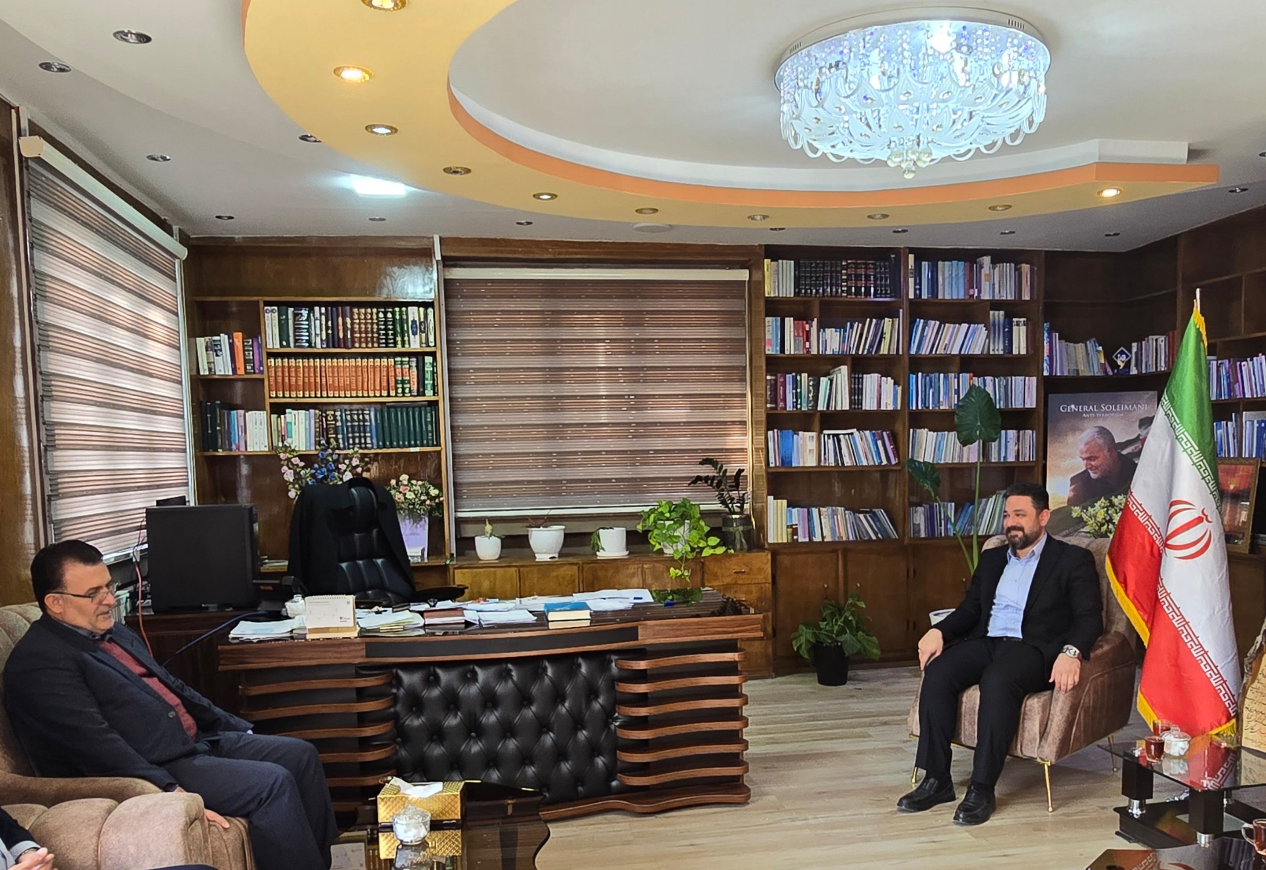 دیدار ریباز میرزایی فرماندار شهرستان سردشت با دکتر نجف زاده مدیر کل تعزیرات حکومتی استان آذربایجان‌غربی