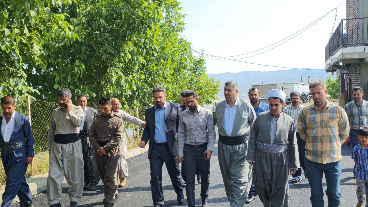 بازدید از پروژه آسفالت معابر روستای کانی بید با حضور ریباز میرزایی فرماندار سردشت و بخشدار ربط و رئیس بنیاد مسکن و پیمانکار پروژه انجام شد.